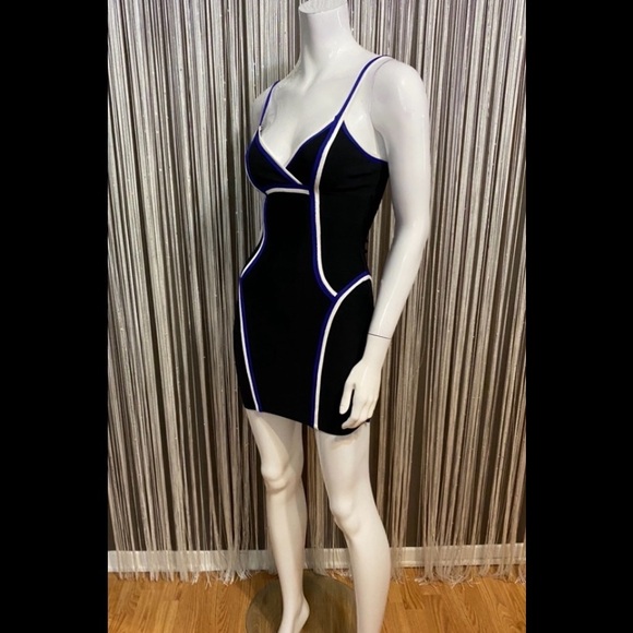 🔹GUESS🔹NEW CONDITION - Picture 3 of 10